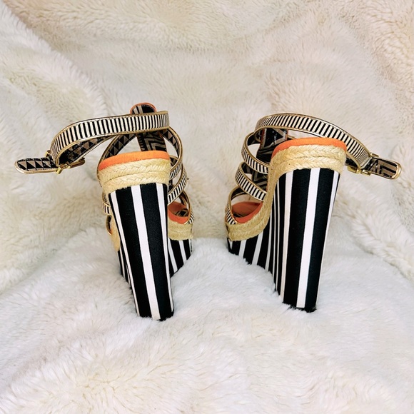 ✨🍊 Fun + Funky Striped Jessica Simpson Wedge Heels 🍊✨ - Picture 4 of 6